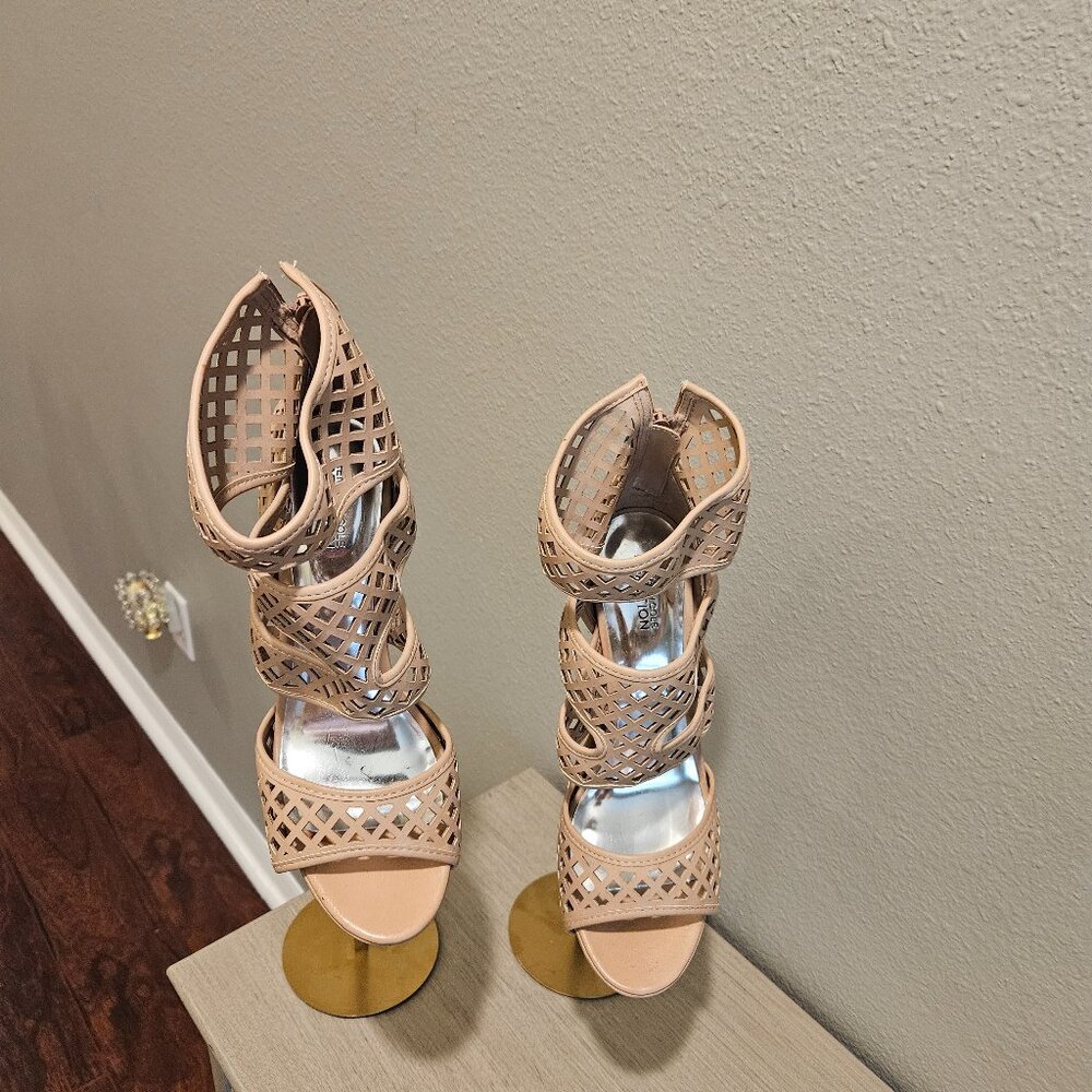 KENNETH COLE WOMEN'S HEELS SIZE 9.5